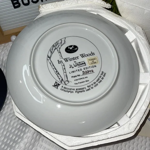 The Franklin Mint Collect Porcelain Plate In Winter Woods HG252238 By JL Whiting - Picture 3 of 4